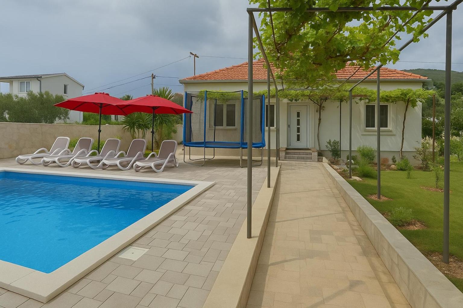 House Ana- For Quite And Relaxing Vacation * Seget Vranjica
